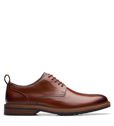 CLARKS ALDWIN LACE TAN Clarks